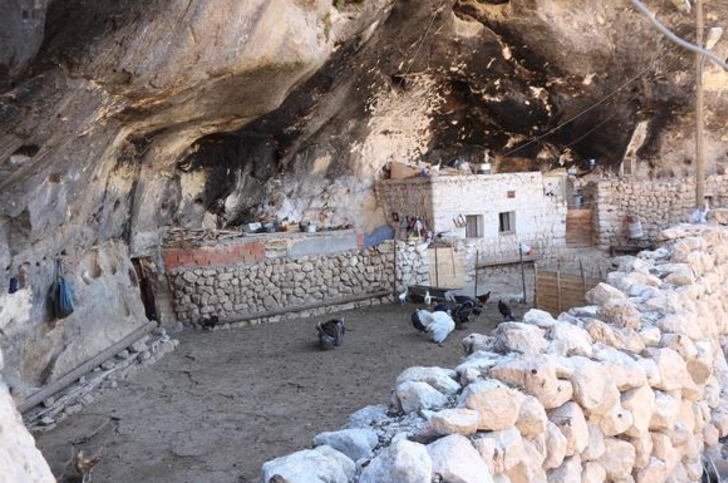 Türkiye'deki bu köy mağarada yaşıyor  G1