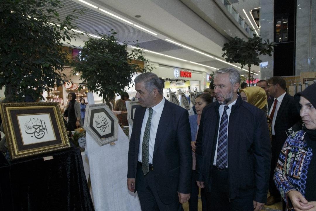 KAYMEK yeni d&ouml;neme esma&uuml;l h&uuml;sna ile sergisi ile başladı