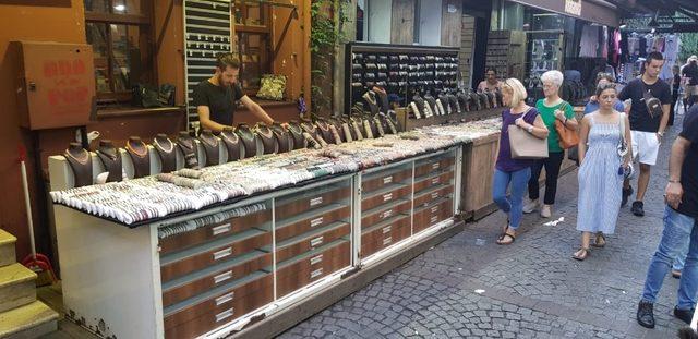 Sason’da yapılan takılar İstanbul’da yoğun ilgi görüyor