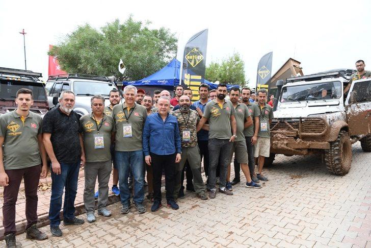 Başkan Böcek, Hobi Fest’te off-road yaptı.. G1