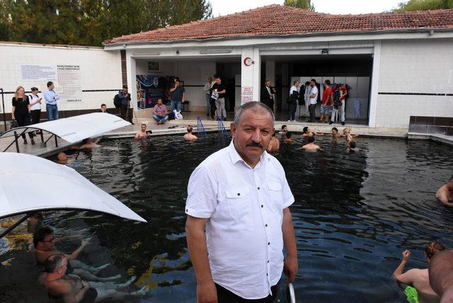 Sivas'ta turistlerden doktor balıklara yoğun ilgi