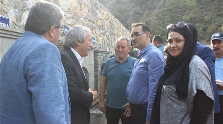 Bakan Dönmez Osmaneli’de ziyaretlerde bulundu