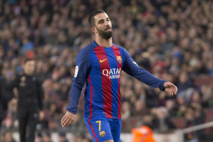 Arda Turan: Falcao, ceza sahasında uçan sinek görse, onu bile yakalayıp kaleye atıyor.