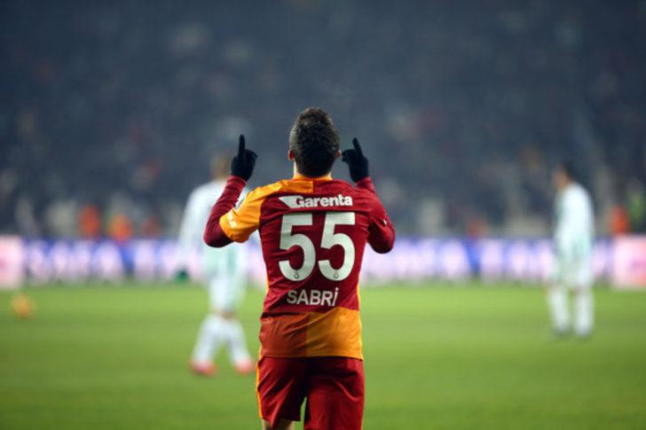 Sabri Sarıoğlu: Kötü oynasam bile canımı dişime takarak mücadele ediyorum. Dünyanın en iyisi Messi bile kötü bir maç çıkarabiliyor.