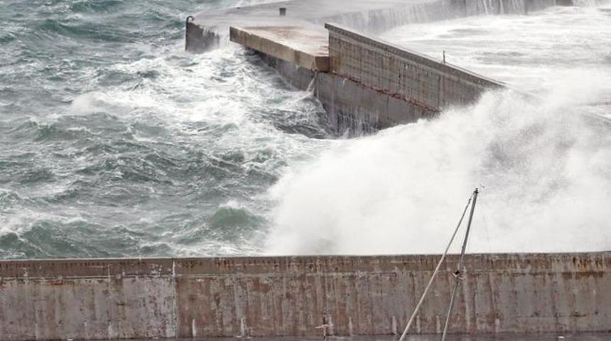 'Kırbaç Kasırgası' yön değiştirdi! Alarm durumu sürüyor