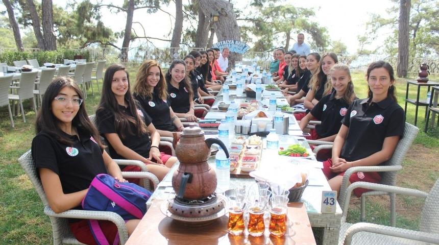 Kepez&rsquo;in sultanları moral depoladı