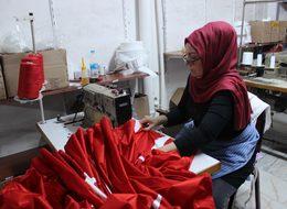 İpi, kumaşı ithal edilen Türk bayrağının maliyeti arttı