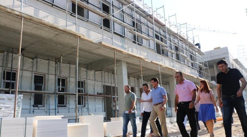 AK PartiliUslu, inşaat halindeki Demre Devlet Hastanesi&rsquo;nde incelemelerde bulundu