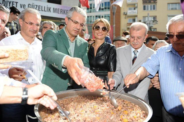 Karşıyaka’da aşure bereketi