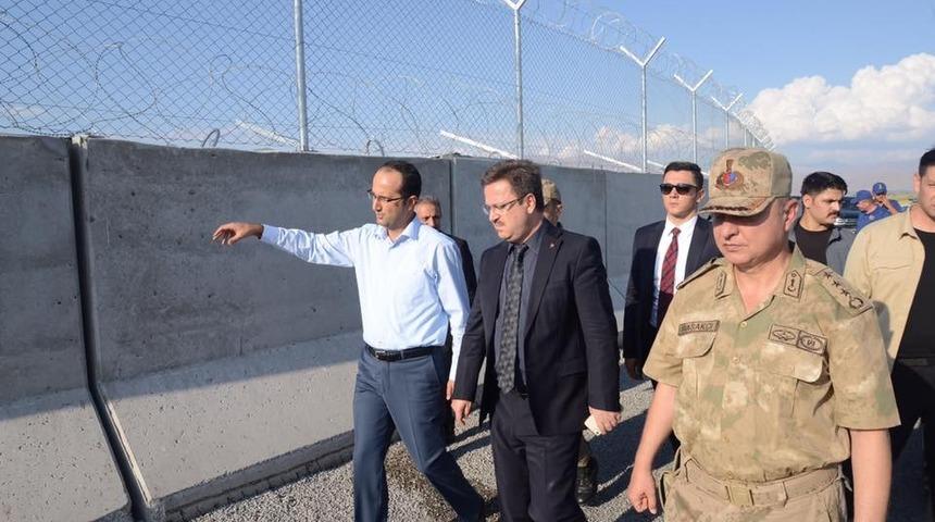 Vali &Uuml;nl&uuml; sınır hattında incelemelerde bulundu