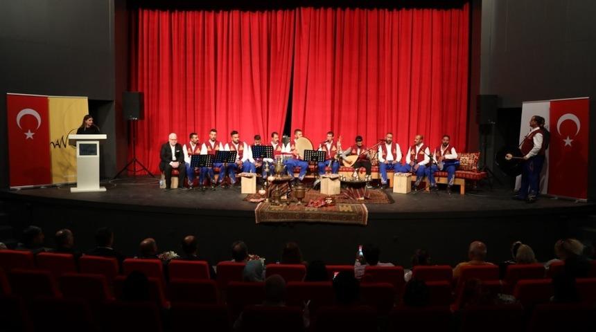 Van&rsquo;da &ldquo;Karacaoğlan&rsquo;ı anma&rdquo; gecesi