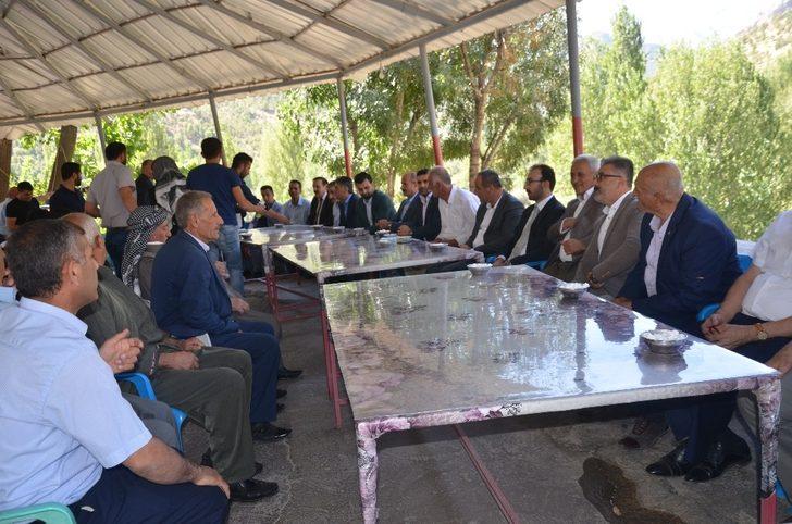 PKK’nın katlettiği vatandaşların ailelerine taziye ziyaretleri sürüyor G1