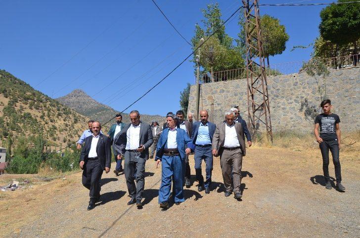 PKK’nın katlettiği vatandaşların ailelerine taziye ziyaretleri sürüyor G3