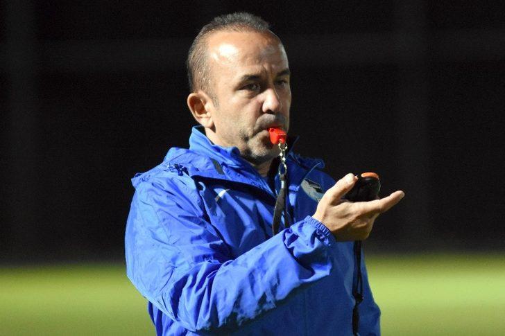 Teknik Direktör Özdilek, akşam antrenmanı yaptı G3