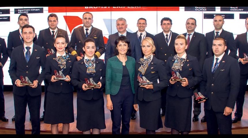 THY pilotları ve kabin ekiplerinden özverili davranış