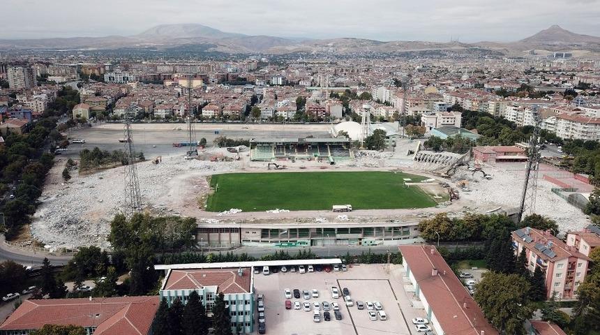 Konya&rsquo;da eski stadyum Millet Bah&ccedil;esine d&ouml;n&uuml;ş&uuml;yor