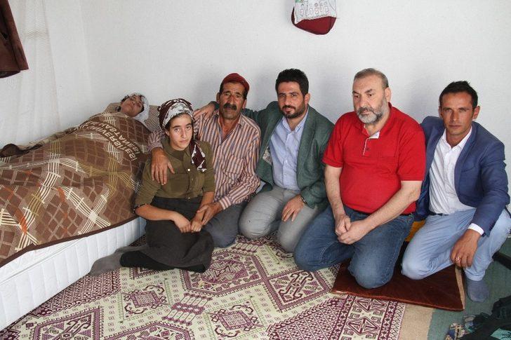 Felçli eşini sırtında taşıyor G5