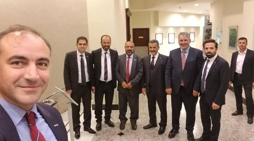 İstanbul Bayburt Vakfı öğrencilere burs için gece düzenledi