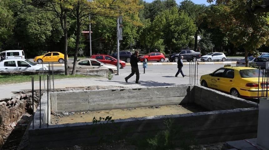 Erzincan belediyesi iki taksi durağı inşasına başladı
