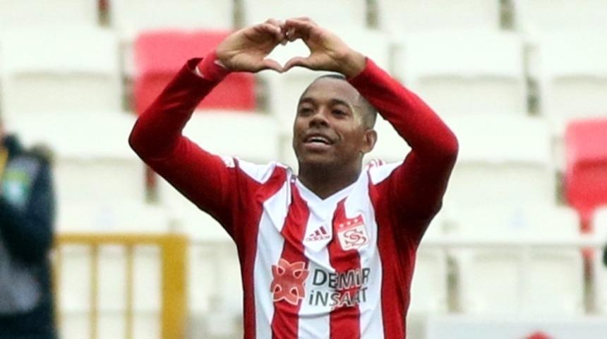 Sivas'ı Robinho u&ccedil;urdu!