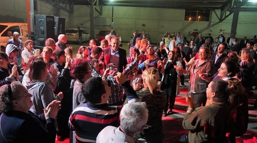 Ayvalık Belediye Başkanı Gençer: ’’Büyük fırtına bekliyorduk. Siz geldiniz, kasırga burayı pas geçti’’