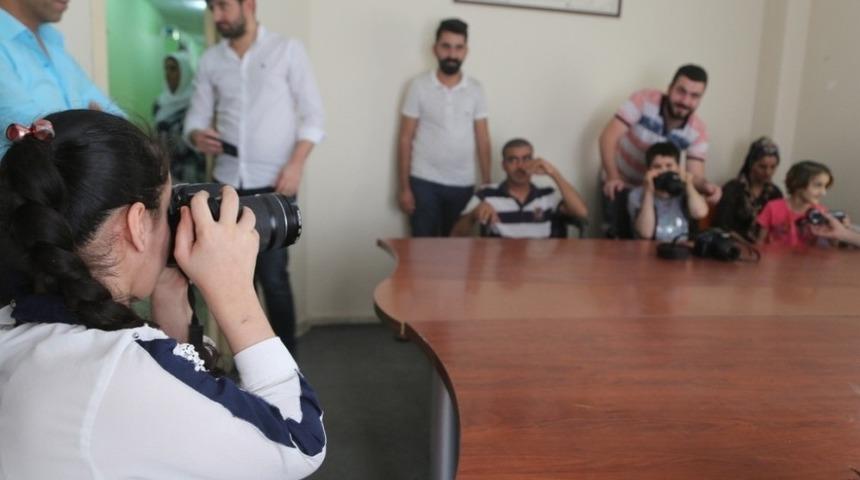 Basın mensupları engellilere bir araya geldi