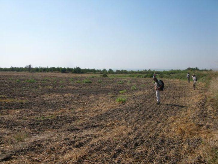 Manyas Gölü yakınlarında heyecanlandıran kazı!  G4