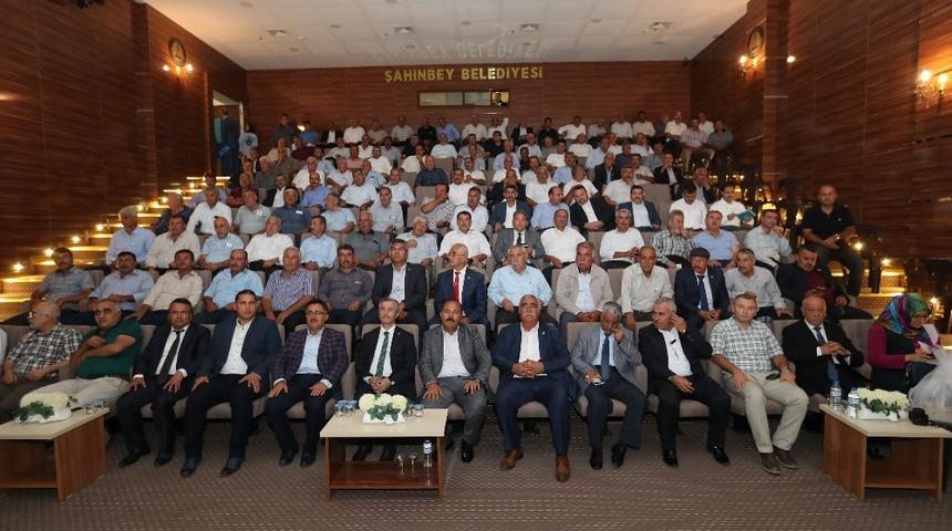 Şahinbey&rsquo;de &ccedil;ift&ccedil;ilere bin ton arpa ve buğday tohumu desteği