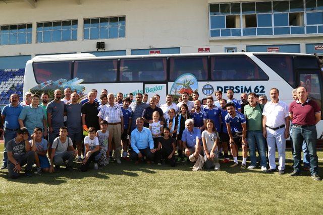 Vali Sonel,  Dersim62spor’a otobüs hediye etti