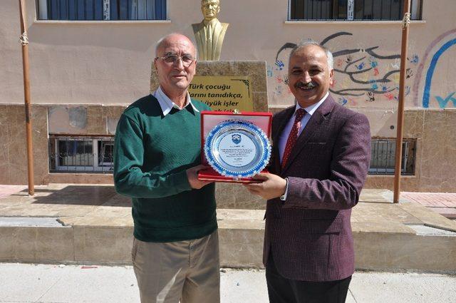 Dinçer’den mezun olduğu Arslanköy İlköğretim Okuluna yardım