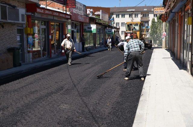 Palandöken Belediyesi ilçeyi adım adım asfaltlıyor