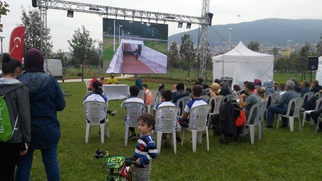 26 ülke gezen bisikletli gezgin aile tecrübelerini paylaştı.