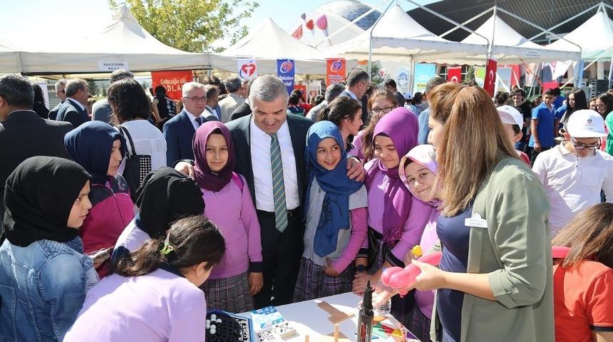 Kayseri Bilim Merkezi&rsquo;ni de Bilim Şenliği&rsquo;ni de sevdi
