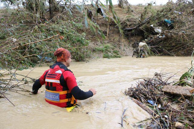 Kaynarca'da selin bilançosu ağır; 147 bina ve 56 araç zarar gördü, 2 okulda eğitime ara