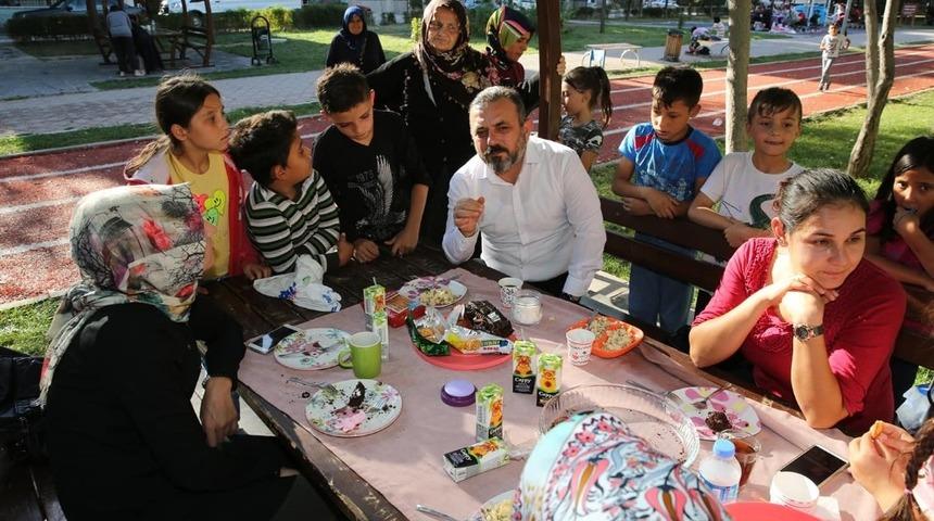 Başkan Ercan, vatandaşlarla &ccedil;ay i&ccedil;ti, istişarelerde bulundu