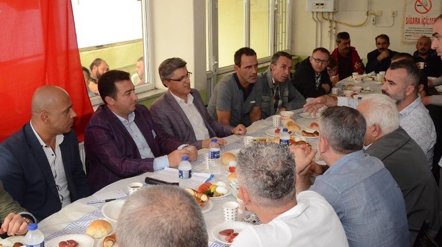 Başkan Bakıcı, mahalle sakinlerinin kahvaltısına konuk oldu