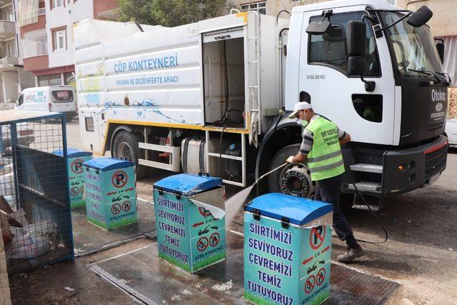 Siirt’te çöp konteynırları dezenfekte ediliyor