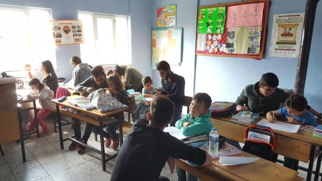 &Uuml;niversiteli gen&ccedil;lerden duyarlı davranış