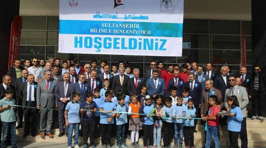 Sultan şehir bilimle şenlendi