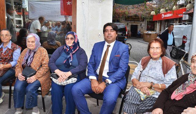 Foça ve Buca’da Yaşlılar Günü unutulmadı