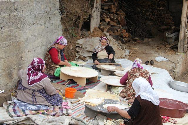 Köyde kadınların kış hazırlığı