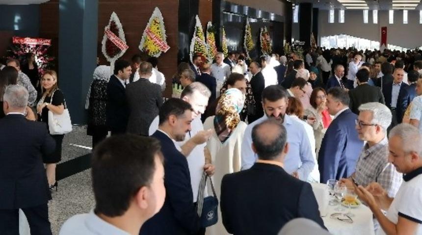 Rekt&ouml;r Prof. Dr. Ali G&uuml;r&rsquo;&uuml;n oğlu Furkan G&uuml;r d&uuml;nya evine girdi