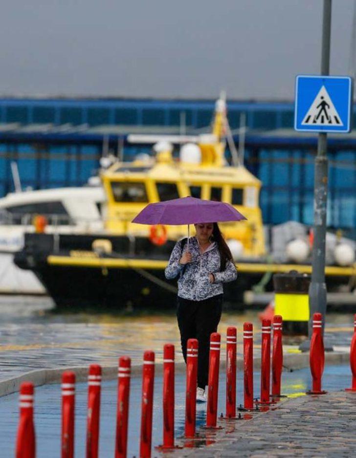 VAPUR İSKELESİ’NDE ÇATI ÇÖKTÜ