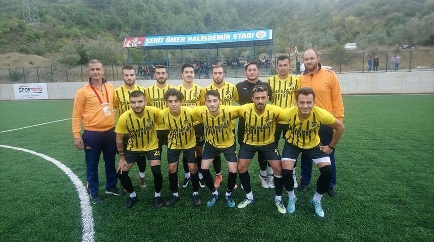 Başkan Mustafa Yaman futbolcuları tebrik etti