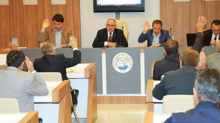 Başkan &Ouml;zt&uuml;rk Belediye &ccedil;alışmalarıyla ilgili meclis &uuml;yelerini bilgilendirdi