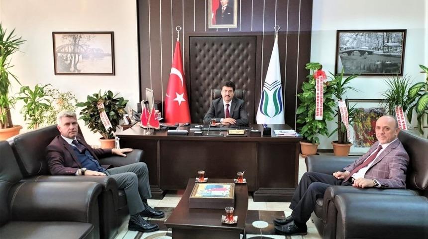 Başkan &Ouml;zt&uuml;rk&rsquo;ten, Rekt&ouml;r Sarıbıyık&rsquo;a ziyaret