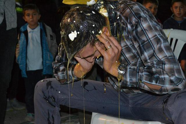 Damat ve sağdıcın başında 900 yumurta kırdılar 1