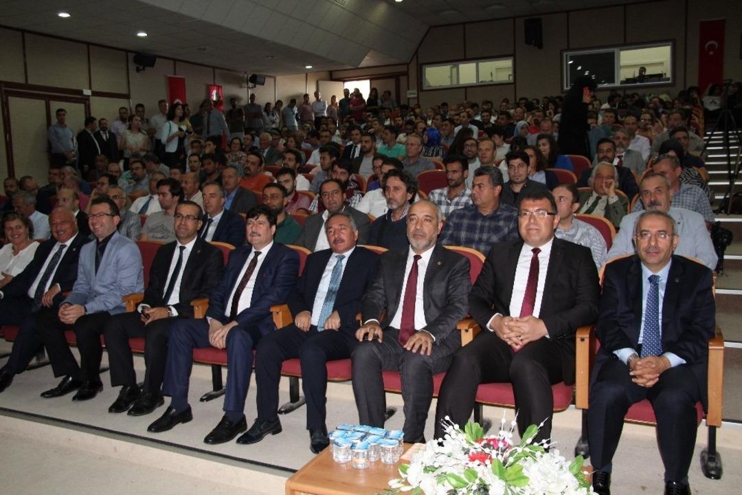 YY&Uuml;&rsquo;de &lsquo;Bilim, Teknoloji ve Yenilik Ekosisteminde Yeni T&Uuml;BITAK&rsquo; konferansı