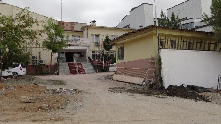 Gercüş’te hastane duvar çöktü: 1 işçi yaralandı G4