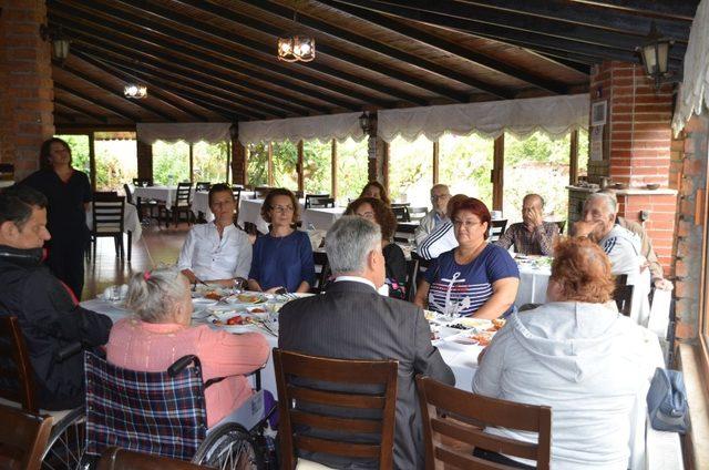 Marmaris’te huzurevi sakinleri kahvaltıda buluştu